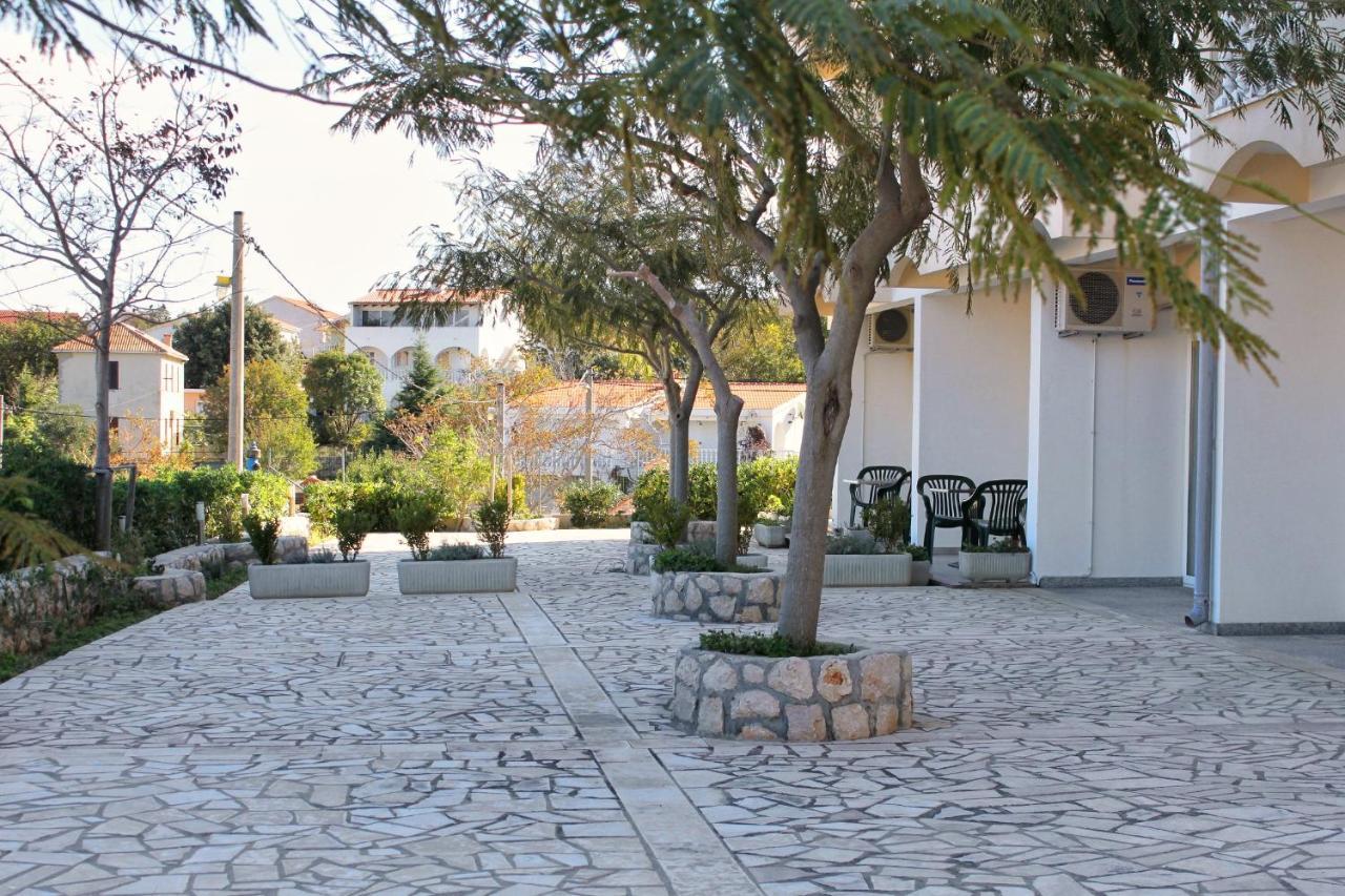 Apartments And Rooms By The Sea Vinjerac, Zadar - 3248 Exterior photo